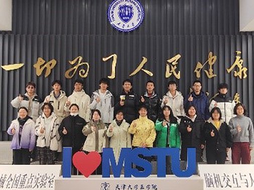 在指尖流转中感受传统节日的温度与韵味